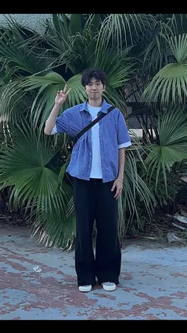 8 Must-Know Poses for Guys to Master | Learn These for Your National Day Trip! #takingphotosisarequiredcour.. #photographyskills #boysphotographyposes #thephotographyactionsarenev... #howtoposeforaphoto   