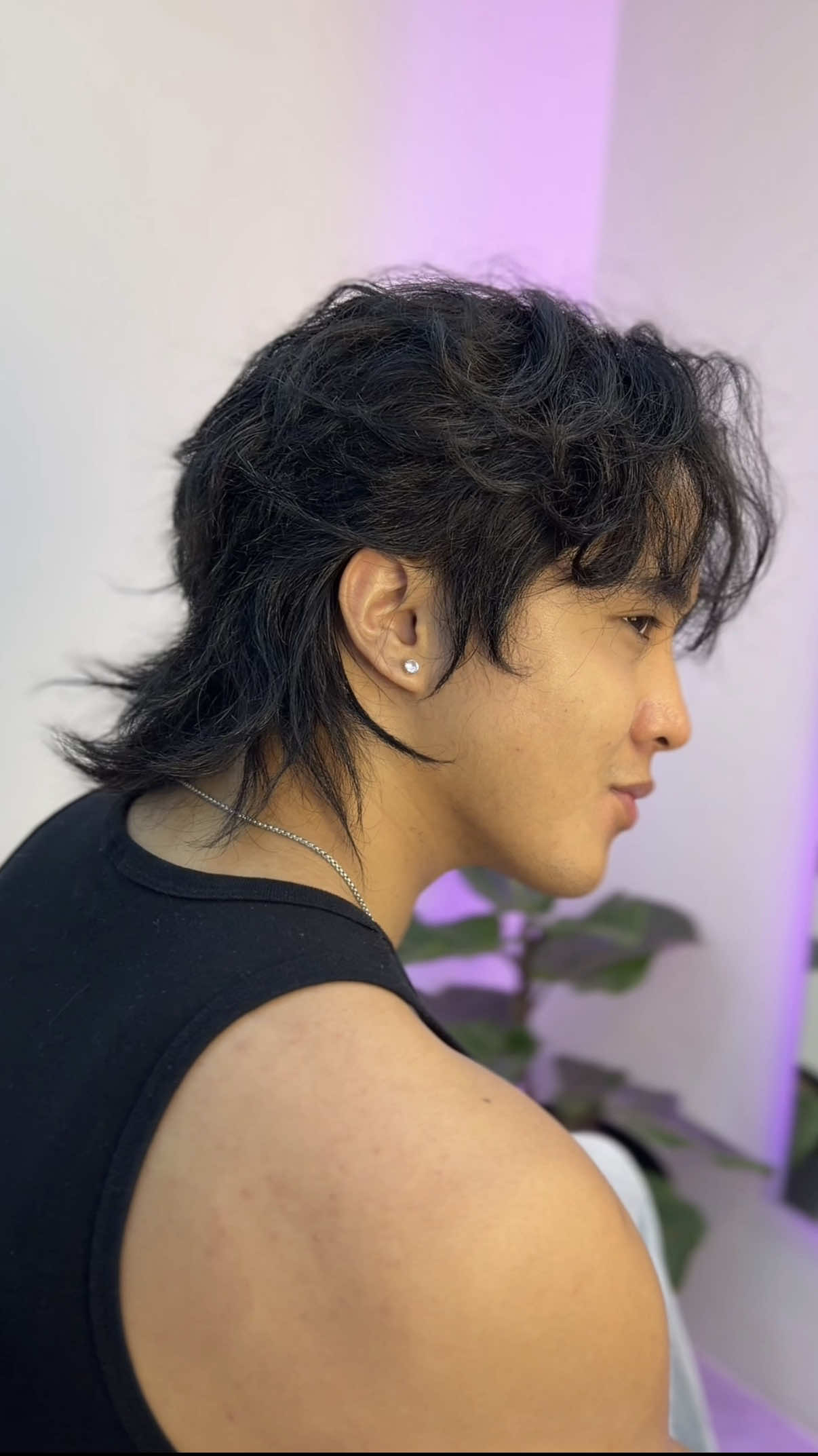 First time may gustong umuwi 😥 OPEN FORWALK-IN (everyday 10AM-7PM) ☎️09391607059 📍Rose Studio, Mandaluyong (493 Halcon St.) for inquiries feel free to send me a DM on Instagram at @rosestudiomnl.  Also, LINK IN MY BIO! 😡 #ROSEPETALS #ROSESTUDIO  #recedinghairline  #burstfade #hairtheory             