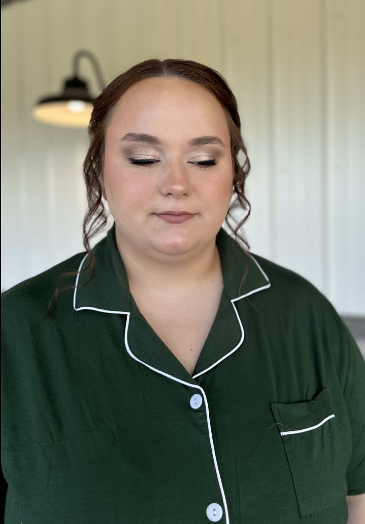 Bridesmaid makeup 🤍 • • #bridesmaidmakeup #weddingmua #bridalmua #indianamua #allthingsbeautybykyanne 