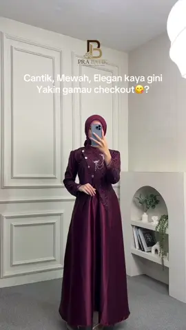 ✨ Anggun & Elegan dalam Balutan Gamis Janggan✨ Join live sekarang untuk melihat Tampilan memukau dengan gamis janggan berwarna maroon mewah.  Dirancang khusus untuk menonjolkan sisi feminin dan berkelas. Perpaduan brokat detail dan aksen kancing unik menjadikan tampilan ini tak hanya elegan, tapi juga istimewa. 🌹 Cocok untuk acara formal, kondangan, maupun momen spesial lainnya. 💎 Material premium, nyaman dipakai seharian. 🌸 Detail payet dan bros eksklusif menambah kesan glamor. Jadilah pusat perhatian dengan gaya yang anggun dan berkarakter  🎥Join live sekarang untuk dapetin produknya – limited stock! #GamisElegan #GamisModern #GamisPesta #HijabFashion #JangganStyle #MaroonGlam 