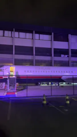 Restaurante dentro de um aviao em Brasília 