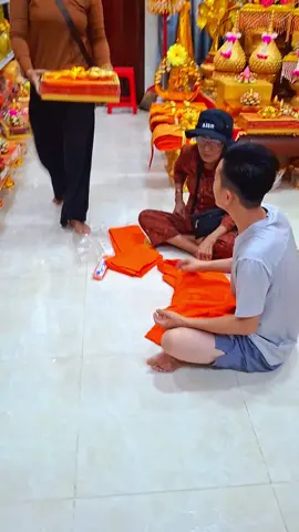 អរព្រះគុណលោកម្ចាស់ និងអរគុណ ធំ អ៊ំ ពូ មីង បងៗ ដែលតែងតែគាំទ្រ ត្រៃ លៀង របស់ខ្ញុំបាទ  បងៗអ៊ំពូមីង ដែលចង់រកជាវត្រៃយ៍ ឬលៀង សាច់ស្បង់ស្បៃត្រៃចីវរល្អៗ ស្អាតប្រណិត រៀបចំត្រឹមត្រូវ កាត់ដេរតាមក្បួនខ្នាតព្រះវិន័យ និងមានការរចនាម៉ូតស្អាតប្រណិតៗអាចមករកផេកយើងខ្ញុំបាន —————————————- ✍🏻 សម្រាប់ព័ត៌មានលម្អិតឬការកម៉្មង់ ចង់ជាវ ☎️ 011356457 📲តិចតុក ឈ្មោះ ( ឡេង ប៉លីន ) 📱ហ្វេសប៊ុក Leng Porlin  👉 លេខ Telegram (តេលេក្រាម) https://t.me/LengPorLin 🚚 ដឹកជញ្ជូន25ខេត្តក្រុង #ត្រៃលៀង #កឋិន #ត្រៃចីវរ #ត្រៃធំ #កឋិនទាន