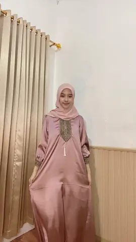 Gamis Nabila Bahan Cradenza Silk #gamissilkpremium #gamisrenda #gamiskekinian 