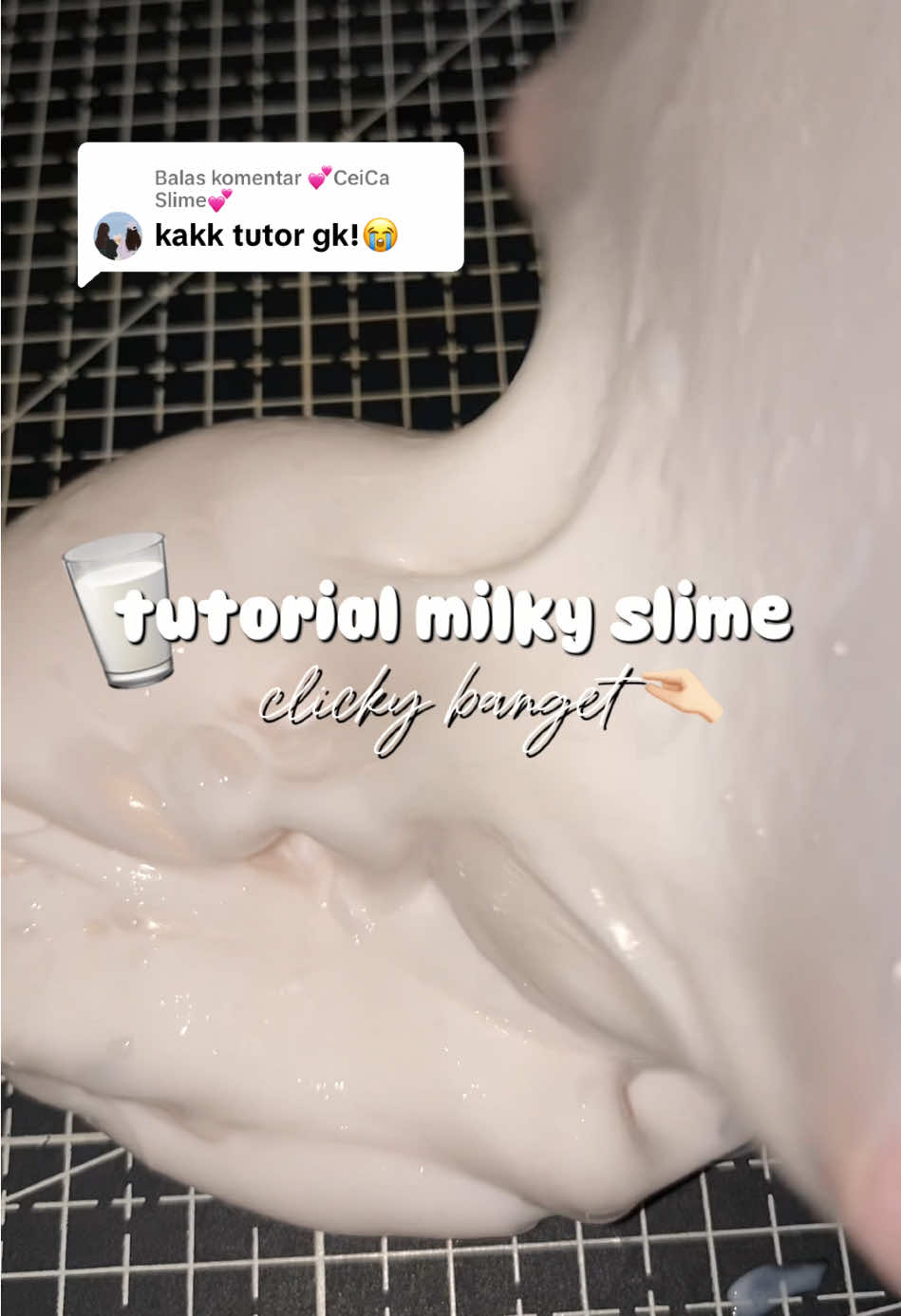 Membalas @💕CeiCa Slime💕 aku lupa komenan yg bilangin sound nya sound buatan 🥲 tapi aku pernah baca, apa hilang ya? kata aku kalian coba bikin deh guys biar tau tekstur nya enak bangettt 🤏🏻🥛semua bahan nya ada di showcase yaa 🥰 #fyp #foryou #lewatberanda #weekend #viral #slimetutorial #tutorial #bikinslime #slime #mainan #milkyslime #milky #creamy #dhilsnow 
