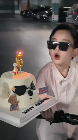 Mình 7 tuổi rồi thì sinh nhật mình cũng phải ngầu tí nhỉ 😁 __________________________________ 𝐈𝐳𝐢 𝐃𝐞𝐜𝐨𝐫 𝒯𝒽𝒶𝓃𝓀 𝓎ℴ𝓊 𝒻ℴ𝓇 𝒸𝒽ℴℴ𝓈𝒾𝓃ℊ 𝓊𝓈 ❤️ 🍂 𝐃𝐞𝐜𝐨𝐫 𝐬𝐢𝐧𝐡 𝐧𝐡𝐚̣̂𝐭 𝐩𝐡𝐨𝐧𝐠 𝐜𝐚́𝐜𝐡 đ𝐨̛𝐧 𝐠𝐢𝐚̉𝐧 🎈 𝐓𝐫𝐚𝐧𝐠 𝐭𝐫𝐢́ 𝐭𝐚̣𝐢 𝐧𝐡𝐚̀ 🎈 𝐍𝐚̣̆𝐧 𝐛𝐨́𝐧𝐠 𝐧𝐠𝐡𝐞̣̂ 𝐭𝐡𝐮𝐚̣̂𝐭 #IZIDecor #TrangTriSinhNhat #SinhNhatChoBe #DIYdecor #MeoTrangTri          