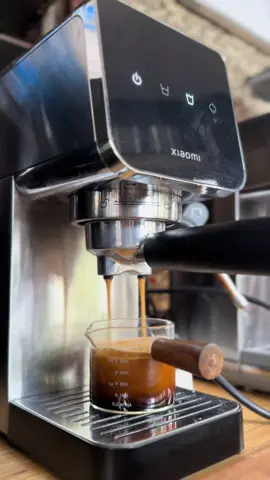 Affordable pero lumalaban sa mahal na espresso machines ☕️👏🏻 tried and tested na to ng family with everyday use 👏🏻👏🏻 #fyp #foryoupage #fyppppppppppppppppppppppp #xiaomi #espresso 