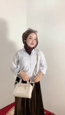 kemeja crop aku ada dishowcare 🫰🏻💗😍#affiatemarketing #kemejawanita #kemejacrop 