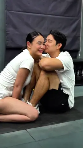 Siapa yang mukanya kaya gini pas Liat Amanda Kenny olahraga bareng: 😬🥹🥰🫠🫠