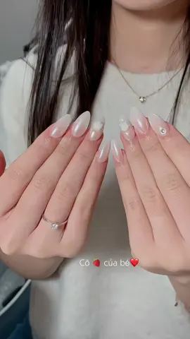 Nails cưới cô dâu tráng gương mãi đỉnh🍓🍓👰👰‍♀️#nailsartvideos #네일아트 #한국 #xuhuong #duhocsinhhanquoc 