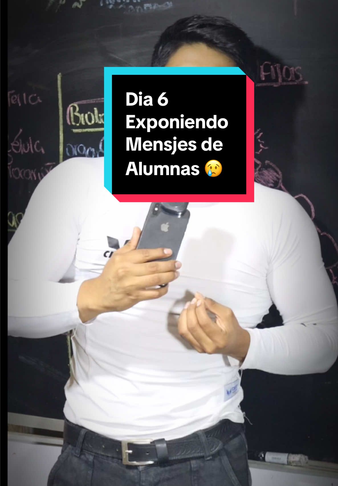 Día 6 exponiendo mensajes de alumnas😢 si quieres ingresar a cualquier universidad del Perú y beca 18 únete al grupo que está en mi perfil no me escribas para otras cosas recuerda soy el único profesor con más ingresantes a nivel nacional 🙌🏼#cristianyarasca🇵🇪 #profedelasfijas #universidadesexamendeadmision #elingresante #respetoparatodos 