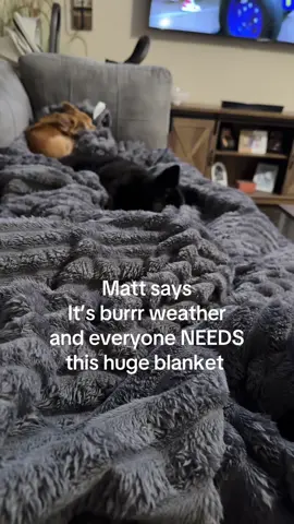 Giant flannel blanket sponsored by @Joseph Matthew Jones  #flannelblanket #oversizedblanket #hugeblanket #blanket #blackfriday 