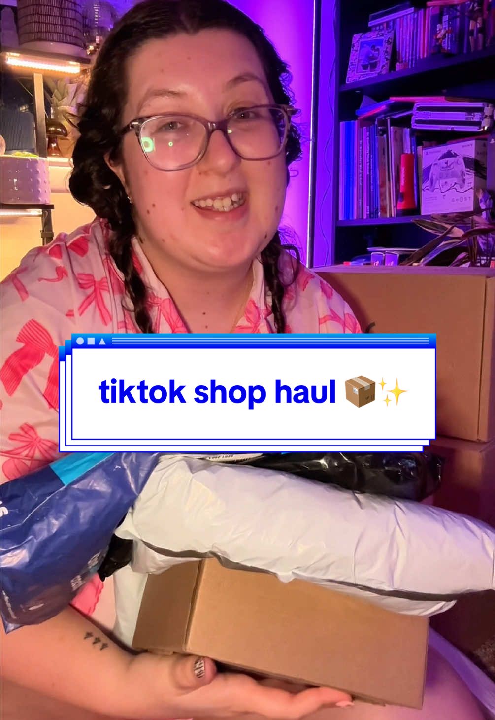 its time for a tiktok shop unboxing haul! everything i got was a free sample and you can get them in the links on the video 🥰🫶🏻 can’t wait to make videos on these products! #TikTokShopHaul #tiktokshopfinds #tiktokshopunboxing #tiktokshopblackfriday #tiktokshopcybermonday 