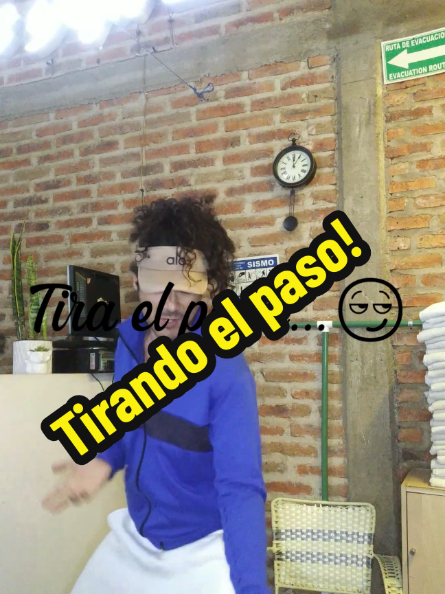 Tira el paso... pero a la sala caliente 🔥. #bikramyoga #Zapopan #TirandoElPaso #yogazapopan #SudarRico 