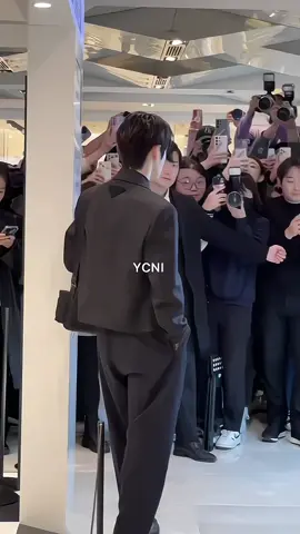 arjuna ganteng baju hitam 😎 #jaehyun 