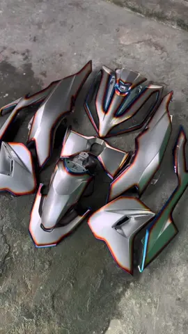 Titanium fairings vario #fyp #foryou #foryoupage #ghettopaint #hondaclick #vario125 #hondaclickv3 #hondaclick125 #vario 