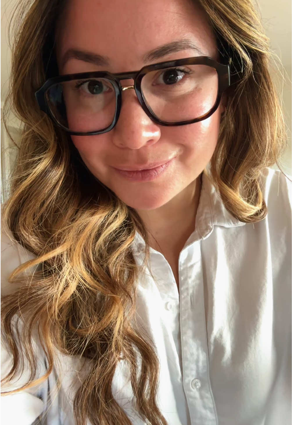 Let me know what you think in the comments :) Checking in my #OOTD and natural #makeuplook ~ we went to work pretty comfy-casual today #falloutfit #skincare I’m obsessed with my glowscreen from @Supergoop my hair looking fab as always thanks to @Bed Head by TIGI and my leather pants are from @Express 