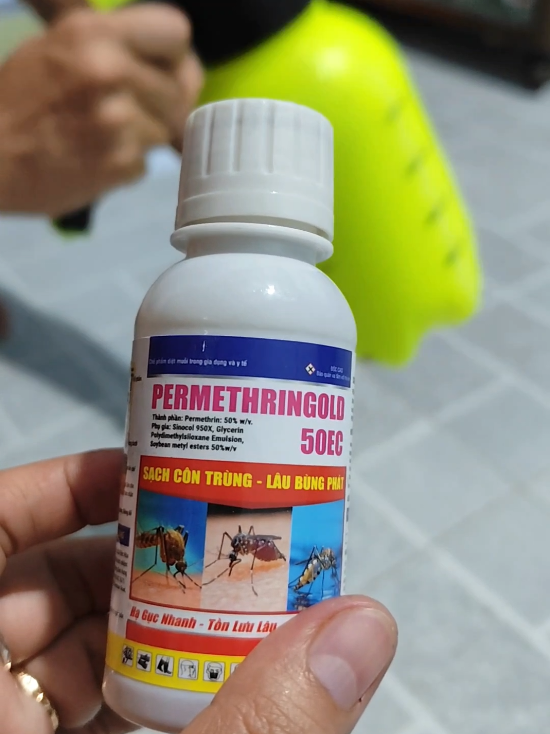 Chế phẩm xịt đuổi muỗi gia đình, chăn nuôi #vtnn94xanh #permethringold #xuaduoimuoi #duoimuoi 