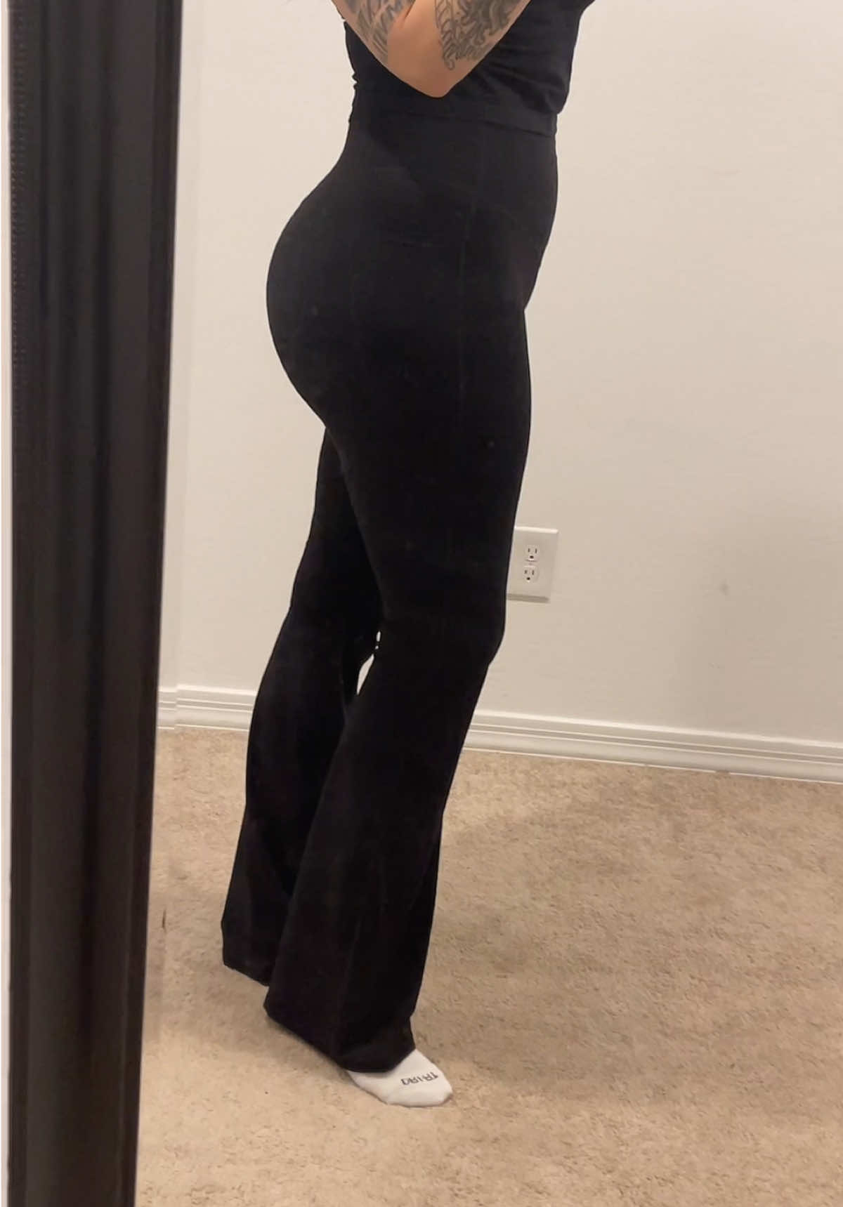 These are a MUST HAVE for the athletic mom! #tallqueen #tallpants #tallwomen #tallclothing #gamedaycomfort 