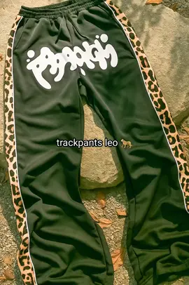 trackpants leo 🐆  #baggyjeans #trackpants #baggypants #baggyclothes #celanapria 