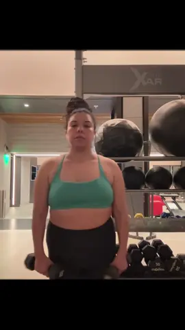 Don’t give up! Keep going! I’ve been working on my fitness for A while now and I’ve just recently started being consistent! Remember it’s not about perfection, it’s about consistency and progress! #fitspo#fitspogirl#fitsporation 