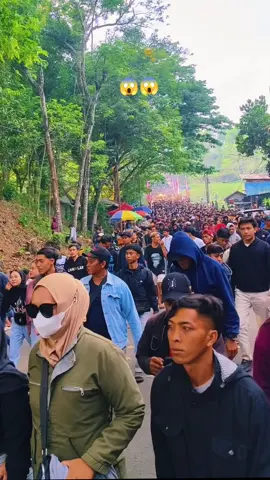 uwong sak mene akeh e teko ndi kabeh bolo😱🤔 #fyppppppppppppppppppppppp #karnaval #karnavalsoundsystem #soundviral #horegjawatimur 