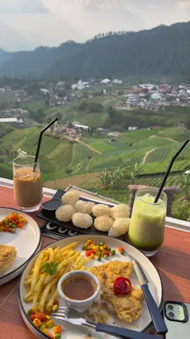 cakep klo soree ni #capcut #tawangmanguhits #karanganyar24jam #mitishighlandcaffe 