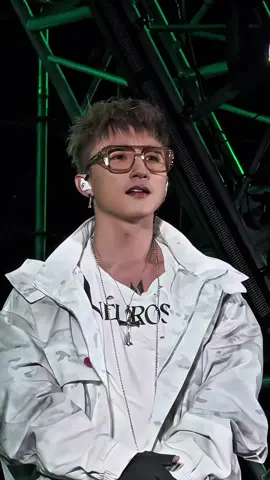5 tháng rồi mới được gặp lại ngoại lệ của tôi. Xinh iuuu #sontungmtp #milymodern 