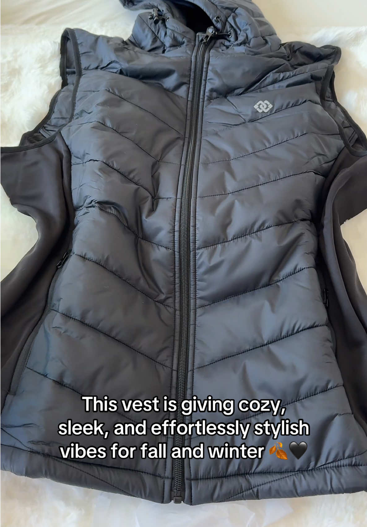Your new go-to fall vest 🍂 Warm, soft, and lightweight — perfect for layering without the bulk! #TikTokShopCreatorPicks #mia_manhattan_ny @Mofiz Daily Wear  #FallOutfitInspo #WinterEssentials #cozystyle 