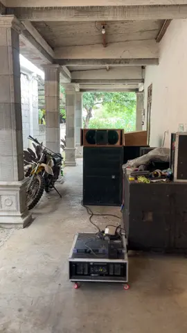 mode kasar line array Q210 😬😬  #fyp #linearray #ceksound #customsoundsystem #soundsystem 