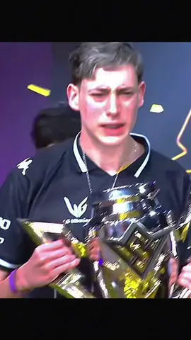 @FLUXO GIUH o melhor jogador do Brasil na sua tela☠️ #fluxo #ffws #freefire_lover #freefirebrasil #freefirethofficial 