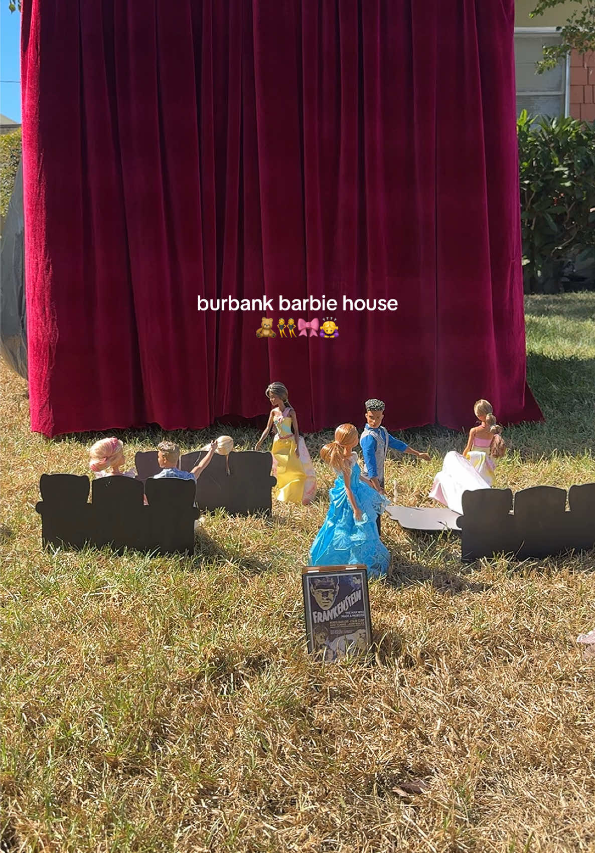 man i love it here #burbank #magnolia #halloweenburbank #visitburbank #barbiehouse 