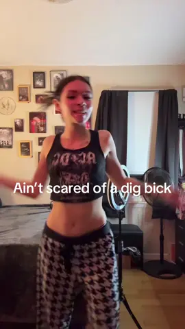 Loving life #dance #lolavex #makemefamous #fyp #pajamas 