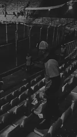 sanki yıllardır görüşmemiş gibi..