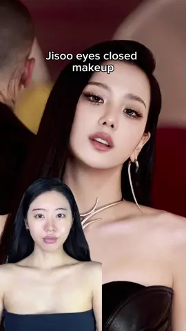 Jisoo #korean queen  Products: @NARS Cosmetics light reflecting foundation @OLENS Global Official muse shine gray @urban decay naked shaped eyeshadow palette warm  @Anastasia Beverly Hills contour stick (half tone)  @maccosmetics MAC MACximal Satin Lip Makeup (crème cup) @MakeUpForEverUSA artist pencil (completely sephia) @Huda Beauty easy bake duo (cherry peach) 