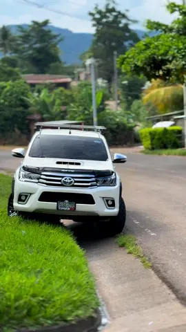 #hiluxxxxx #blanquito #hilux4x4offroad💯 #led #silvines 