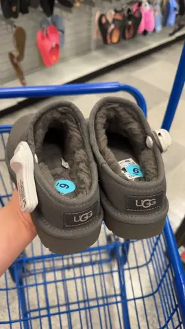 ofc I finally find them but not in my size 😭🥲 #rossfinds #uggs #winniethepooh #rossdressforless #uggseason 