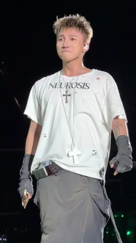 Ở ngoài ảnh đẹp 100 lần @Son Tung M-TP #sontungmtp #sky #acecook #xuhuong #vairal 