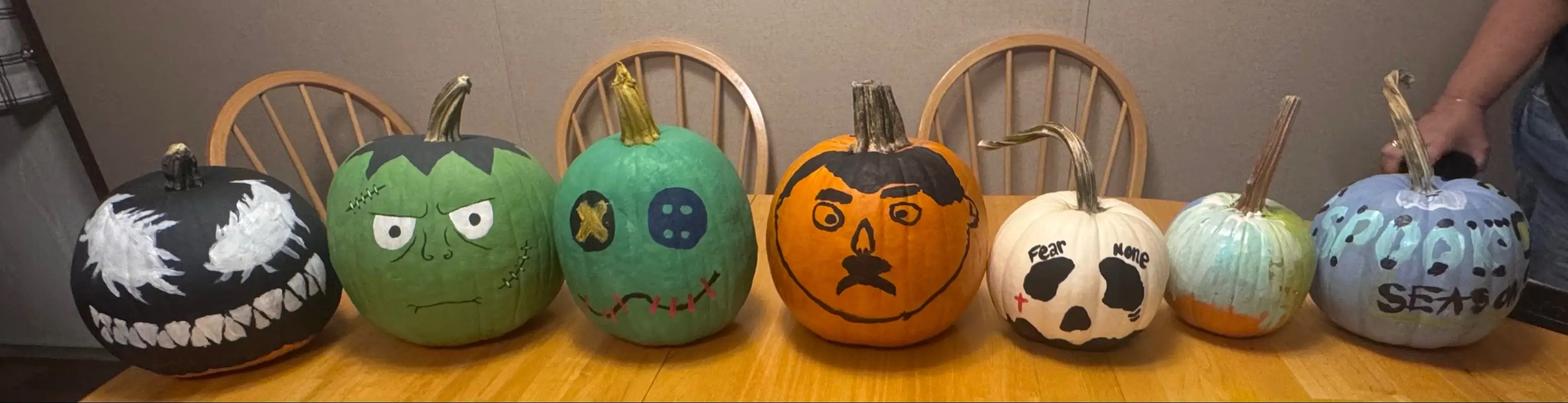 Pumpkin painting sesh with the fam #fyp #halloween #spookyseason #familytime 