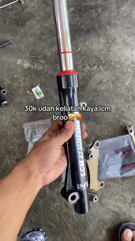 pelindung debu biar keliatan cakep#lcm27suspension #stickerpack 