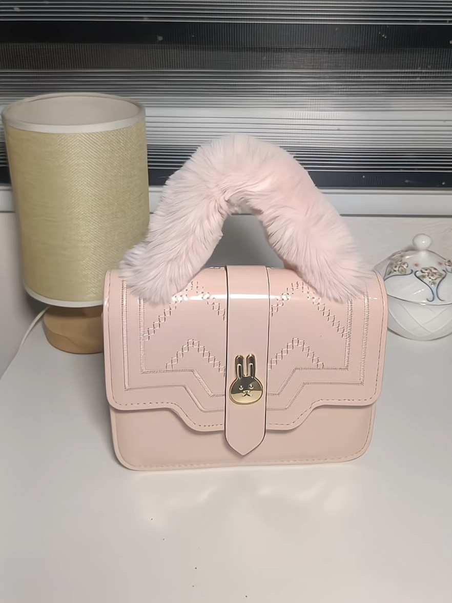 very cutesy sling bag >>> #bags #slingbag #cutebag #bag #slingbags 