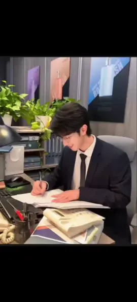 Tạm biệt thư kí Cao. Mong em ở thế giới đó luôn hạnh phúc nhé. Chị thương em như thương Phái Ân của chị vậy. Giờ chị sẽ đồng hành tiếp với Phái Ân nhé #LiPeiEn #LýPháiÂn #seekyli #ABOdesire #小玉佩 @seekyli 