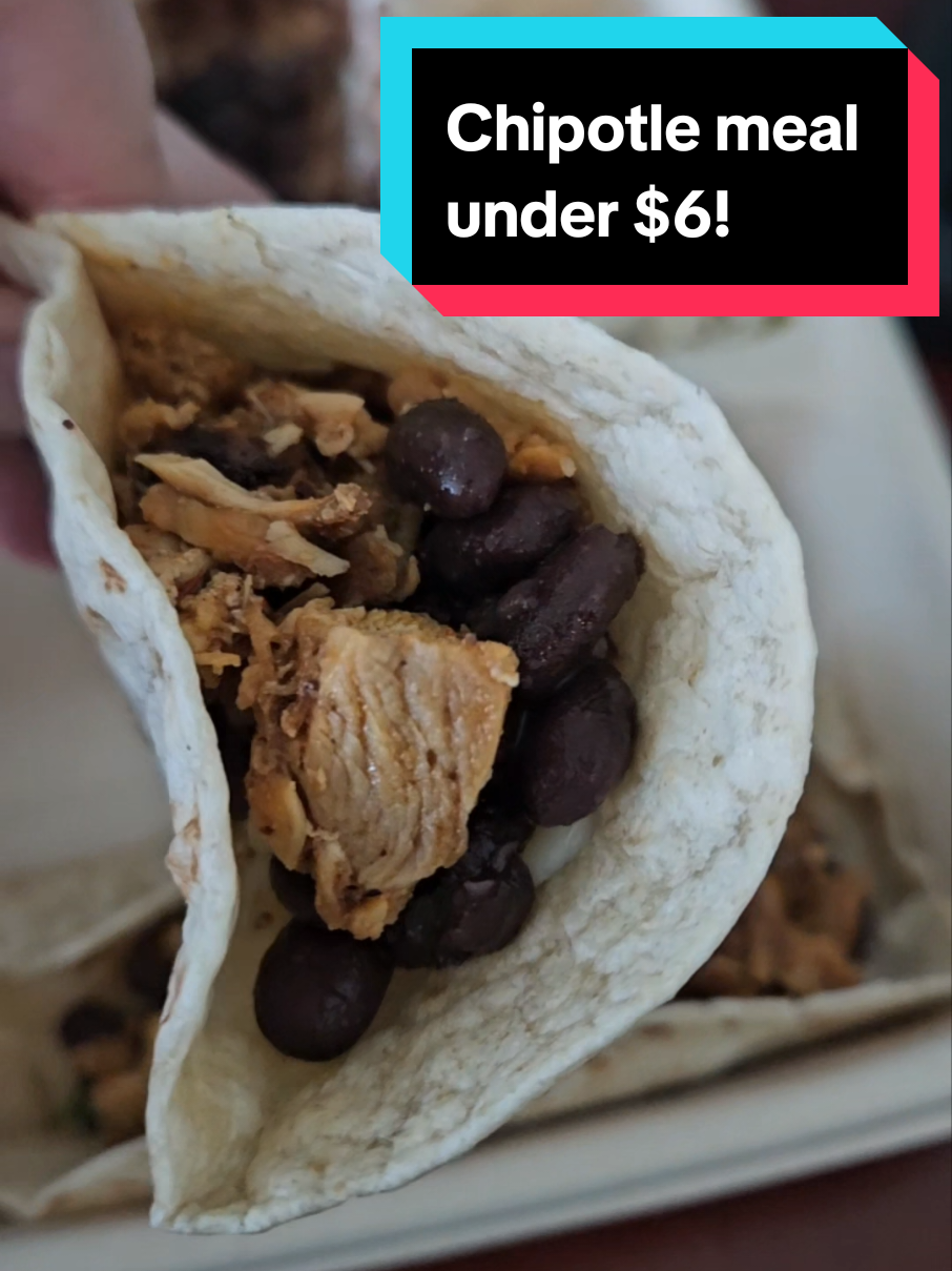 One of my favorite fast food meals that doesn't break the bank! #chipotle  #kidsmeal #lunchideas  #eatingout 