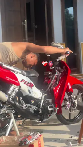 Harus pake kenalpot apa lagi biar semuanya ga papa #fizr #fizrmodifikasi #fizr2stroke #fizragstyle #f1zrindonesia 