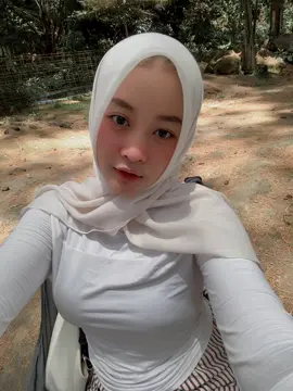 outfit aku spill disini ya@iqis 