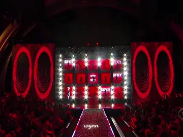 Lights on. Music up. She owns the stage 🔥 #fyppppppppppppppppppppppp #victoriassecret #victoriassecretfashionshow #adrianalima #alessandraambrosio 
