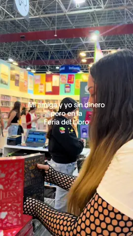 Como siempre, video en la Feria del Libro en Monterrey ✨📚 #feriadellibro #fil #mty #lector  #libros @♛ǝssılɐ_ǝssılɐ˙ʎq♛ 