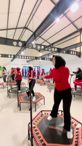 #trampolinedancefitness #trampoline #foryoupage 
