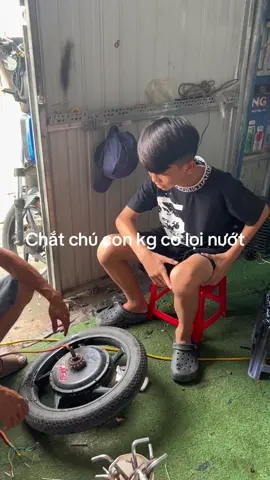 Này con kg có lọi nươtd À chú