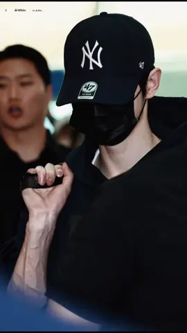 otot tangan sunghoon viral pada saat itu 😻 #sunghoon #kpopfyp 