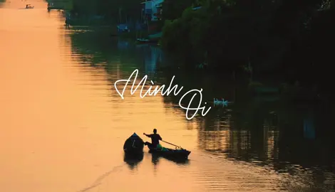 Ngày mình đi gió giông nhiều hơn tiếng mưa buồn thêm nước mặn môi mềm Gối chăn lạnh lùng một mình quạnh hiu Ngày mình đi nhớ anh từng đêm xót xa mình ơi lẻ bạn đâu rồi Tiếng chim lạc bầy tìm bạn xa xa nhớ anh vô cùng #myymtoiroi #minhoi #mientay #xuoivephuongnam 